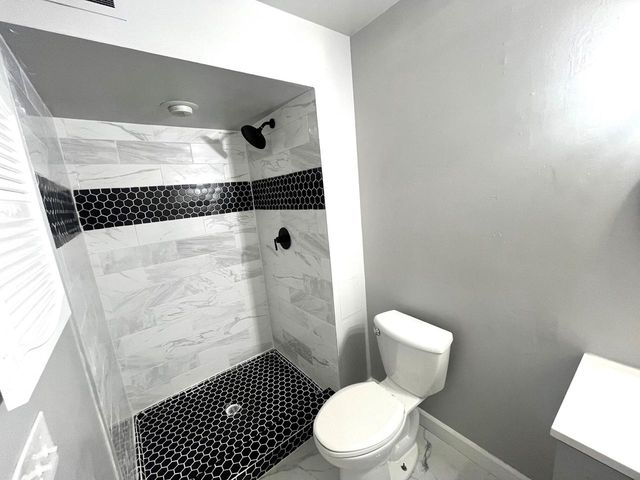 6077 W Calumet ROAD, Milwaukee, WI 53223