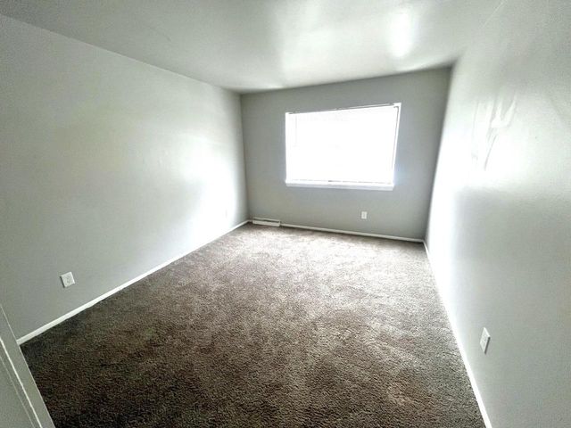 6077 W Calumet ROAD, Milwaukee, WI 53223