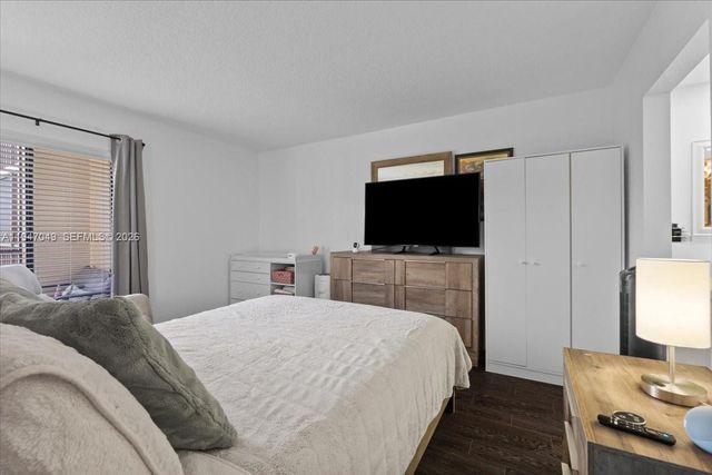 8075 SW 107th Ave 221, Miami, FL 33173