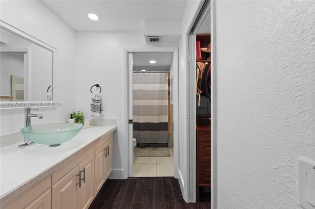 8075 SW 107th Ave 221, Miami, FL 33173