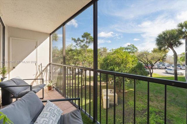 8075 SW 107th Ave 221, Miami, FL 33173