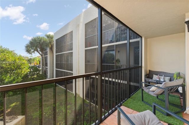 8075 SW 107th Ave 221, Miami, FL 33173