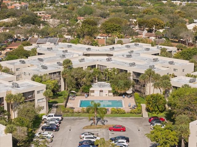 8075 SW 107th Ave 221, Miami, FL 33173