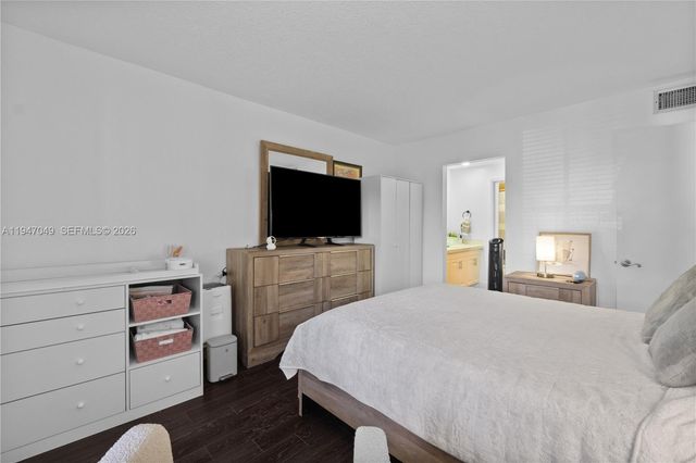 8075 SW 107th Ave 221, Miami, FL 33173