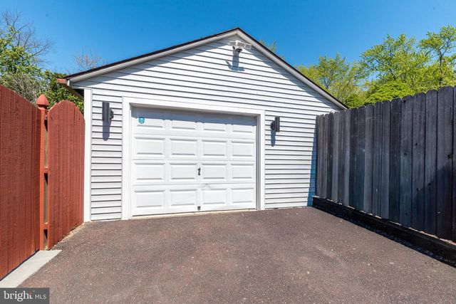 1605 N LINE ST, Lansdale, PA 19446