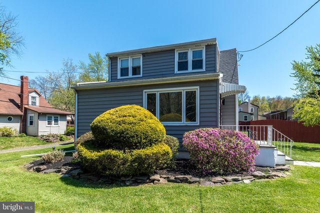 1605 N LINE ST, Lansdale, PA 19446