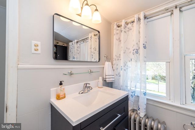 1605 N LINE ST, Lansdale, PA 19446