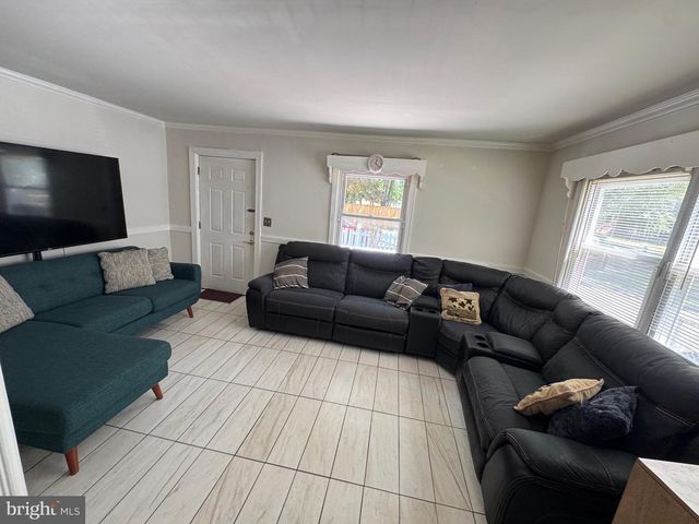 5007 OGLETHORPE ST, Riverdale, MD 20737