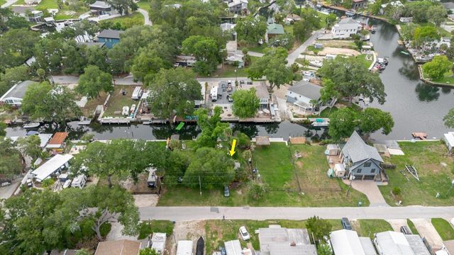 5323 CIRCLE DRIVE, Weeki Wachee, FL 34607