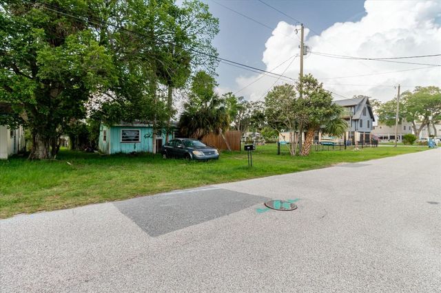 5323 CIRCLE DRIVE, Weeki Wachee, FL 34607