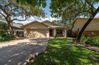 1109 Delmar ST, San Marcos, TX 78666