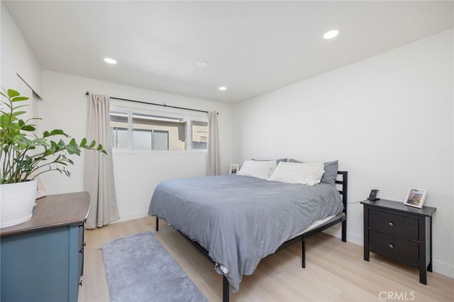 204 Springfield Avenue, Huntington Beach, CA 92648