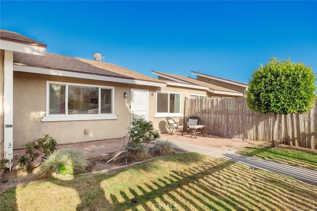 204 Springfield Avenue, Huntington Beach, CA 92648
