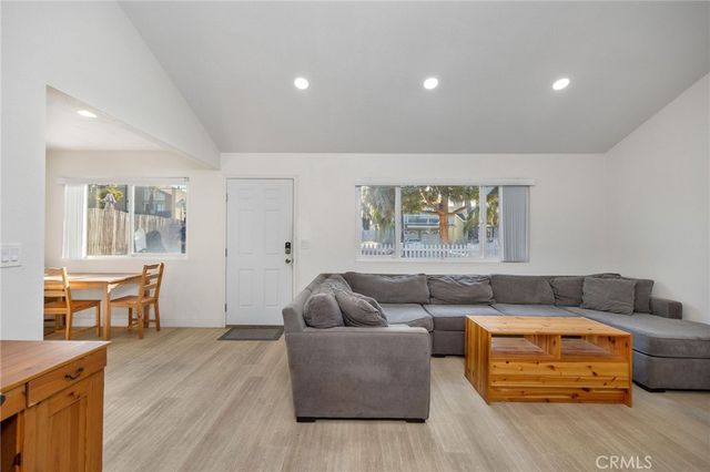 204 Springfield Avenue, Huntington Beach, CA 92648