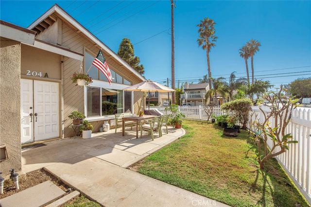 204 Springfield Avenue, Huntington Beach, CA 92648