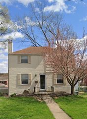 2051 Brookfield Rd, Scott Twp, PA 15243