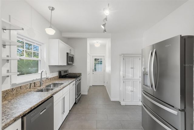 2059 BURLINGTON AVENUE N, St Petersburg, FL 33713