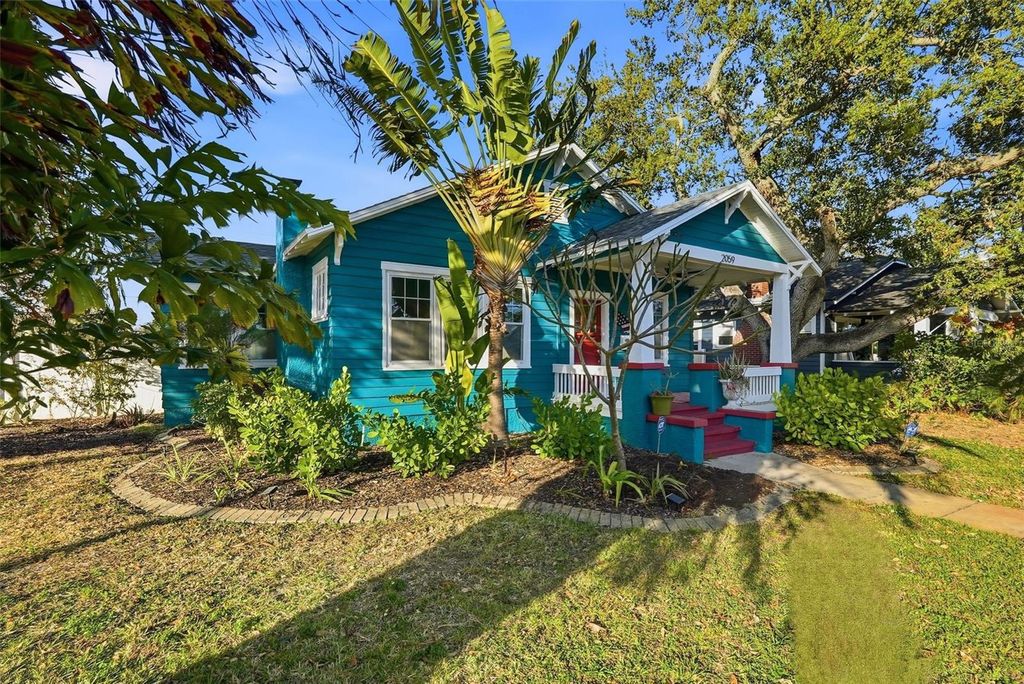 Image 27 of property listing at 2059 BURLINGTON AVENUE N, St Petersburg, FL 33713