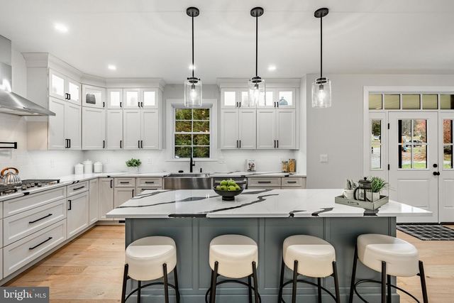 714 S WAYNE ST, West Chester, PA 19382