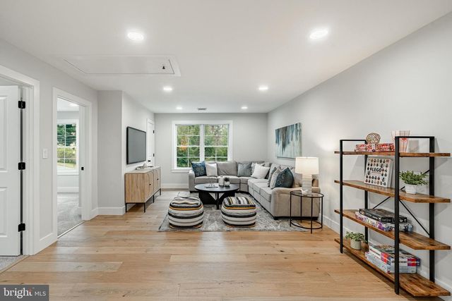 714 S WAYNE ST, West Chester, PA 19382