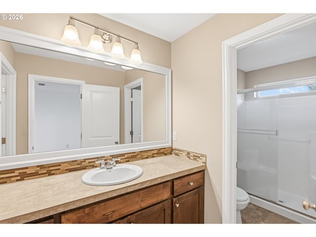 11880 Sw HORIZON Blvd, Beaverton, OR 97007