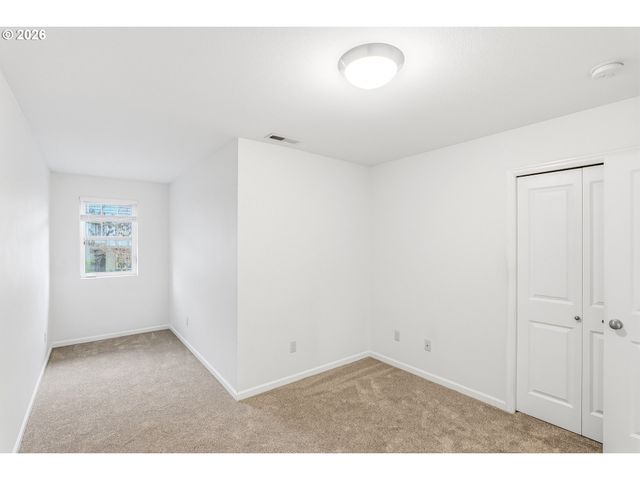 11880 Sw HORIZON Blvd, Beaverton, OR 97007