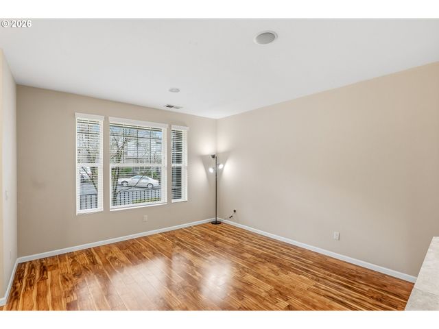 11880 Sw HORIZON Blvd, Beaverton, OR 97007