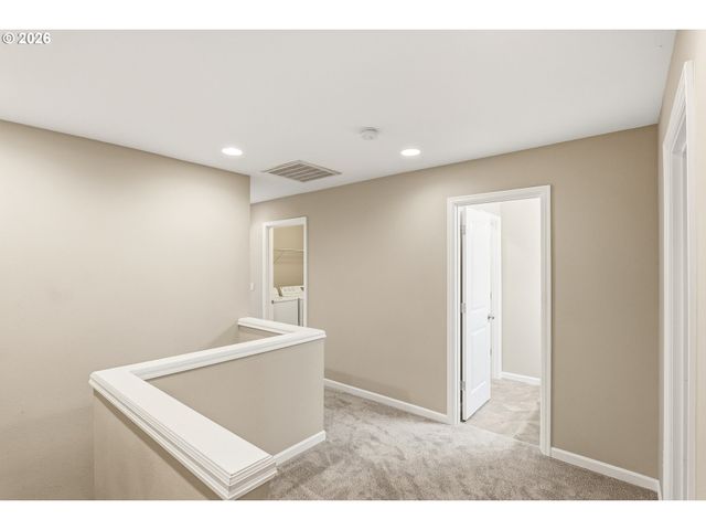 11880 Sw HORIZON Blvd, Beaverton, OR 97007