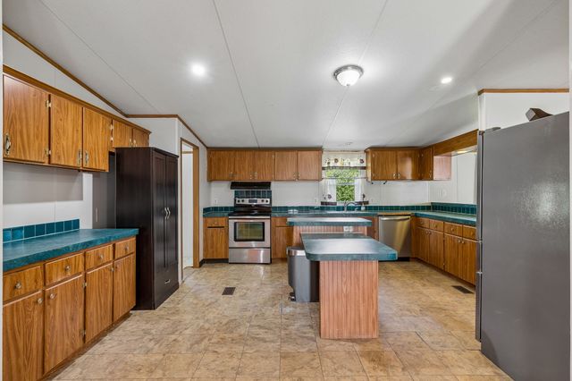 1422 Dove Ln, Springfield, TN 37172