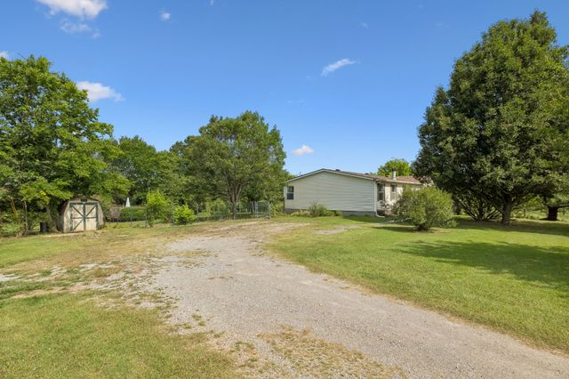 1422 Dove Ln, Springfield, TN 37172