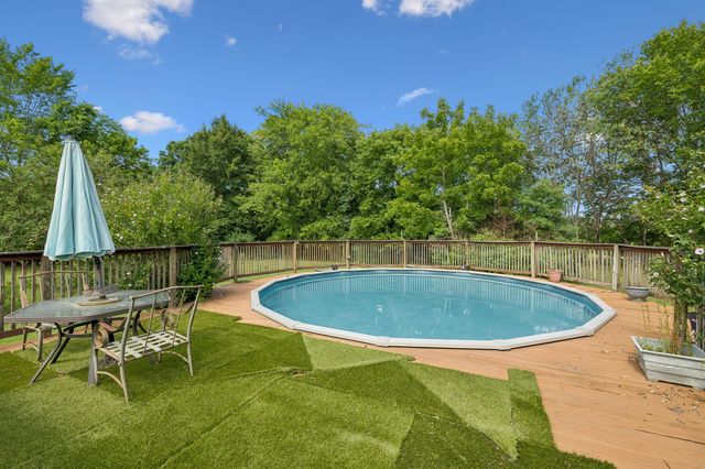 1422 Dove Ln, Springfield, TN 37172