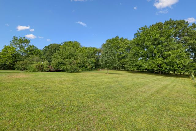 1422 Dove Ln, Springfield, TN 37172