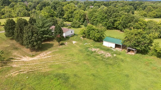 1422 Dove Ln, Springfield, TN 37172