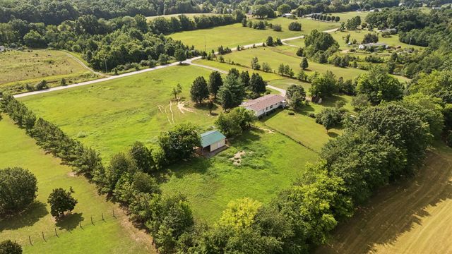 1422 Dove Ln, Springfield, TN 37172