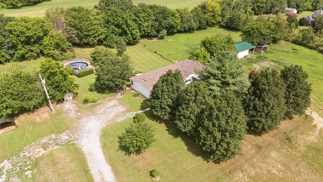 1422 Dove Ln, Springfield, TN 37172