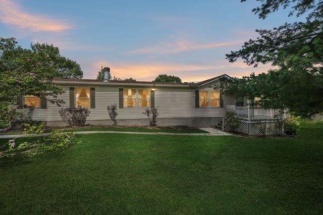 1422 Dove Ln, Springfield, TN 37172