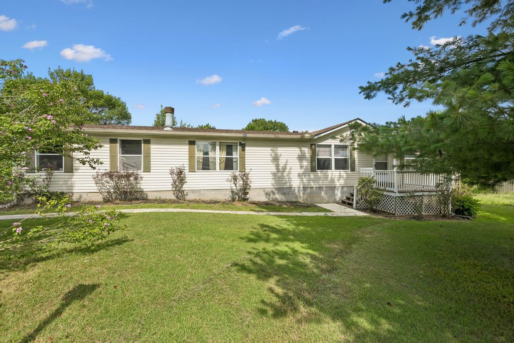 1422 Dove Ln, Springfield, TN 37172
