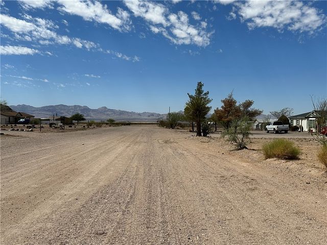 3429 W Malibu Road, Golden Valley, AZ 86413