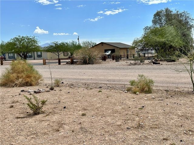 3429 W Malibu Road, Golden Valley, AZ 86413