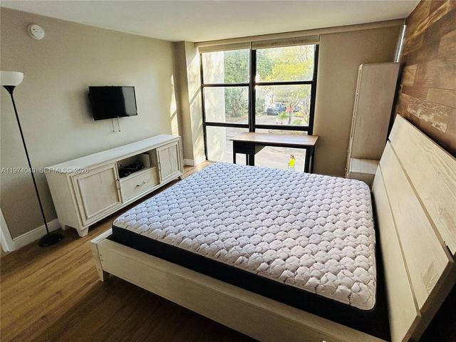 17021 N Bay Road 219, Sunny Isles Beach, FL 33160