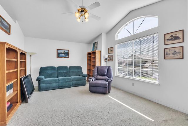 3923 Garmisch Ct, Antelope, CA 95843