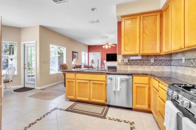 3923 Garmisch Ct, Antelope, CA 95843
