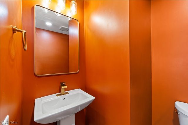 4061 Harwood Road, South Euclid, OH 44121