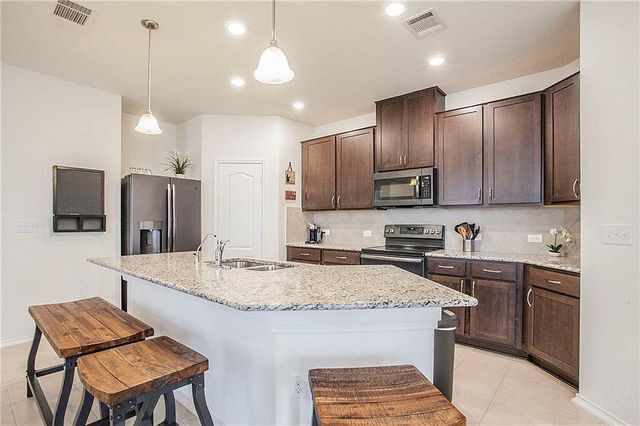 811 Sawbuck DR, Pflugerville, TX 78660