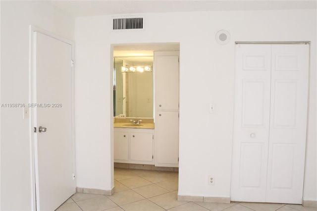 16919 N Bay Road 118, Sunny Isles Beach, FL 33160