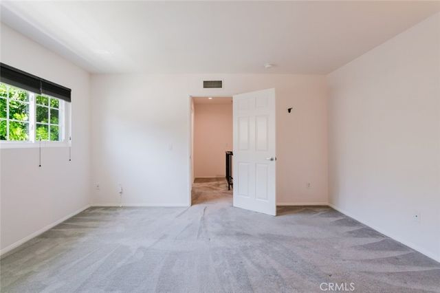 18643 Burbank 7, Tarzana, CA 91356