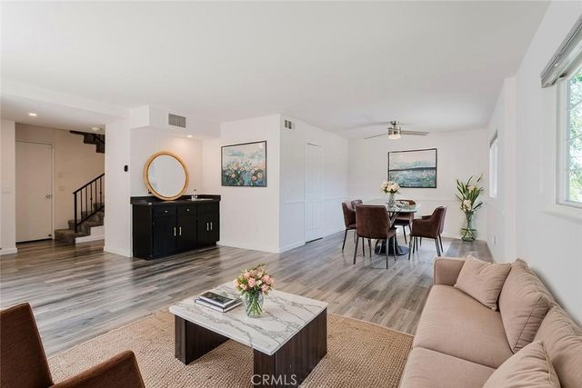 18643 Burbank 7, Tarzana, CA 91356