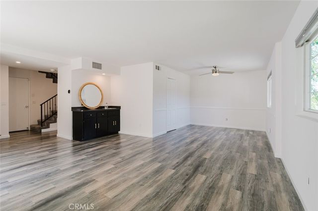 18643 Burbank 7, Tarzana, CA 91356