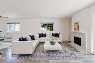 18643 Burbank 7, Tarzana, CA 91356