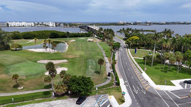 113 N Lakeside 3 Drive 3, Lake Worth Beach, FL 33460